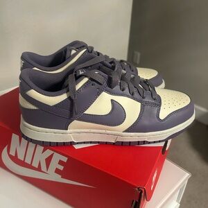 Nike Lavender and Cream Low-Tops